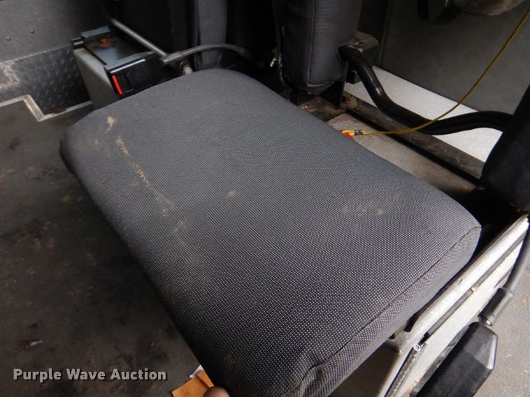 image for item DM7322 2003 Spartan VA41M-2142  pumper fire truck