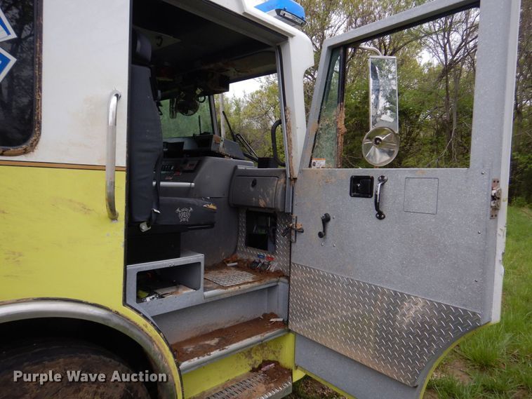 image for item DM7322 2003 Spartan VA41M-2142  pumper fire truck