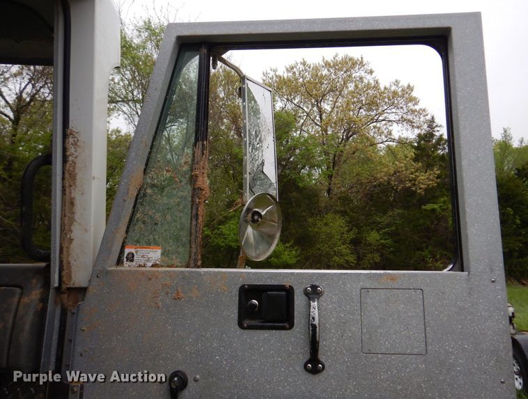 image for item DM7322 2003 Spartan VA41M-2142  pumper fire truck