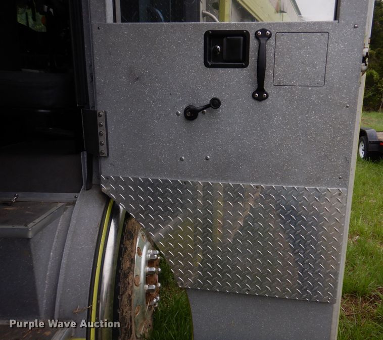 image for item DM7322 2003 Spartan VA41M-2142  pumper fire truck