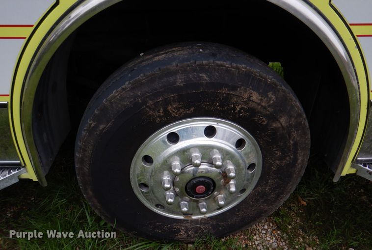 image for item DM7322 2003 Spartan VA41M-2142  pumper fire truck