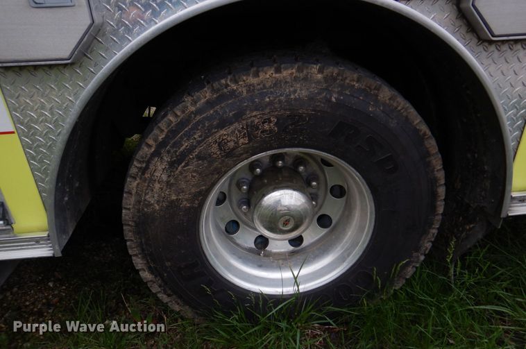 image for item DM7322 2003 Spartan VA41M-2142  pumper fire truck