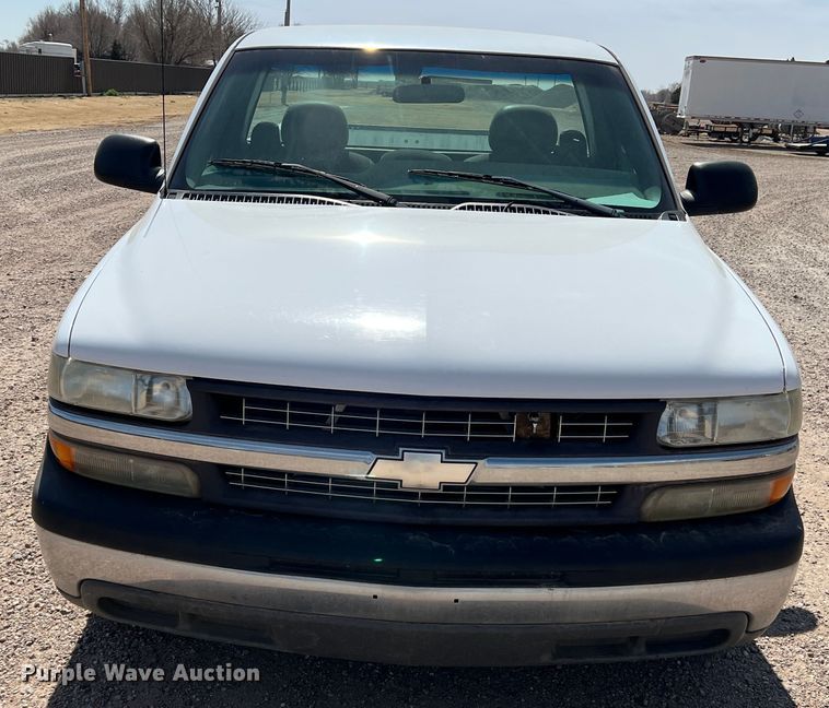 image for item DM8433 2000 Chevrolet Silverado 1500  pickup truck