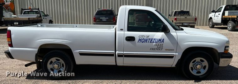 image for item DM8433 2000 Chevrolet Silverado 1500  pickup truck