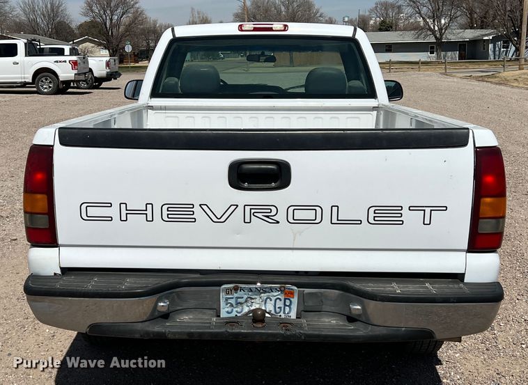image for item DM8433 2000 Chevrolet Silverado 1500  pickup truck