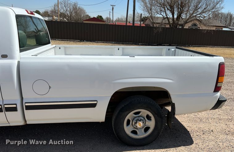 image for item DM8433 2000 Chevrolet Silverado 1500  pickup truck