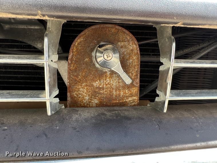 image for item DM8433 2000 Chevrolet Silverado 1500  pickup truck