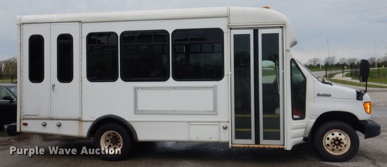 image for item DN1510 2007 Ford E450 Super Duty Starcraft  shuttle bus