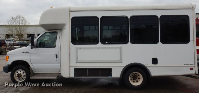 image for item DN1510 2007 Ford E450 Super Duty Starcraft  shuttle bus