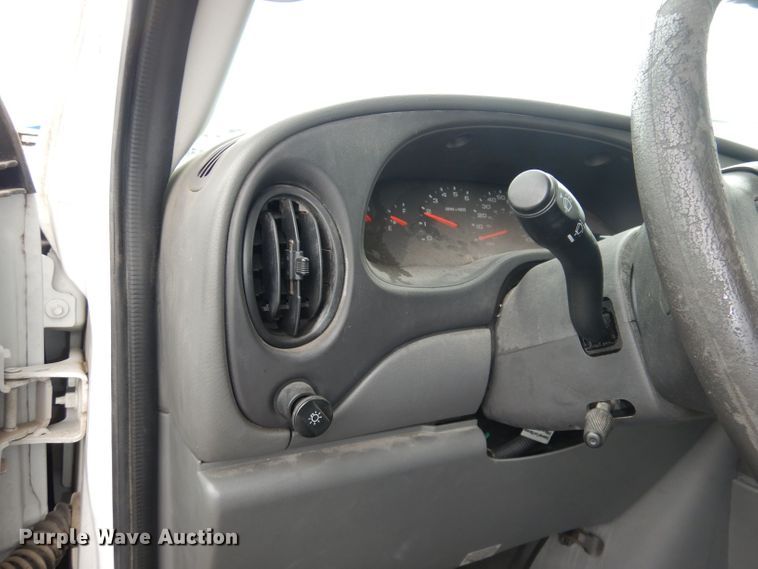 image for item DN1510 2007 Ford E450 Super Duty Starcraft  shuttle bus