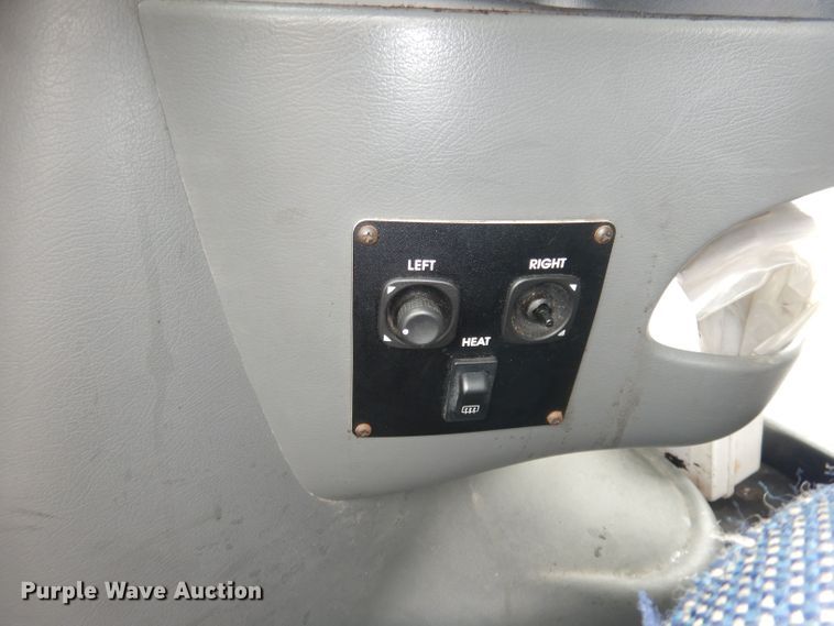 image for item DN1510 2007 Ford E450 Super Duty Starcraft  shuttle bus