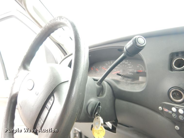 image for item DN1510 2007 Ford E450 Super Duty Starcraft  shuttle bus