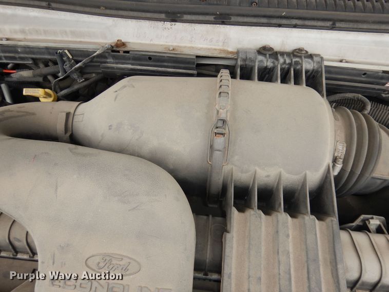 image for item DN1510 2007 Ford E450 Super Duty Starcraft  shuttle bus