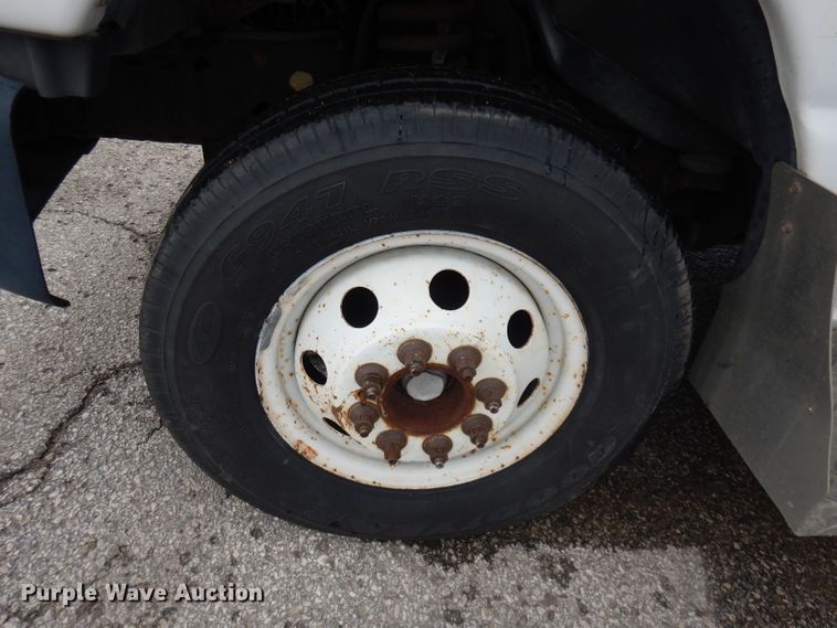 image for item DN1510 2007 Ford E450 Super Duty Starcraft  shuttle bus