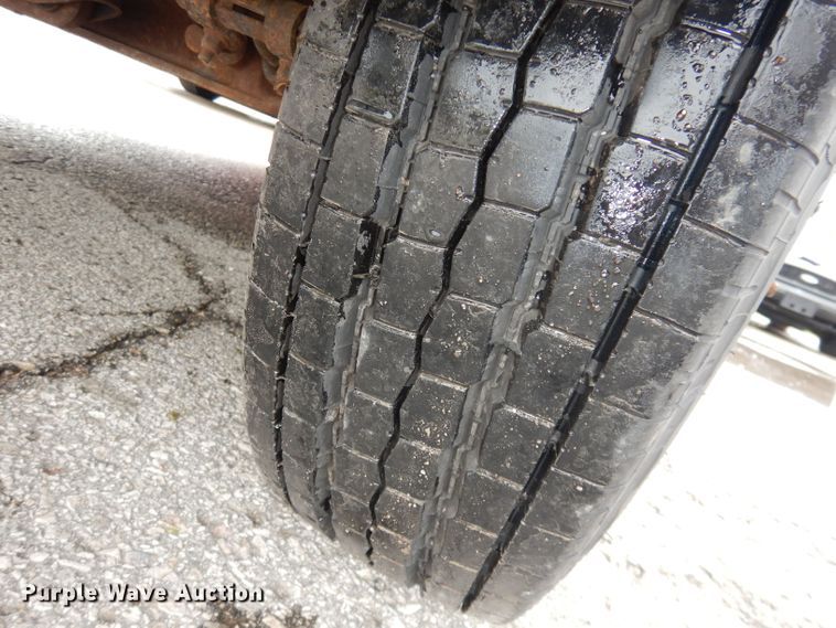 image for item DN1510 2007 Ford E450 Super Duty Starcraft  shuttle bus