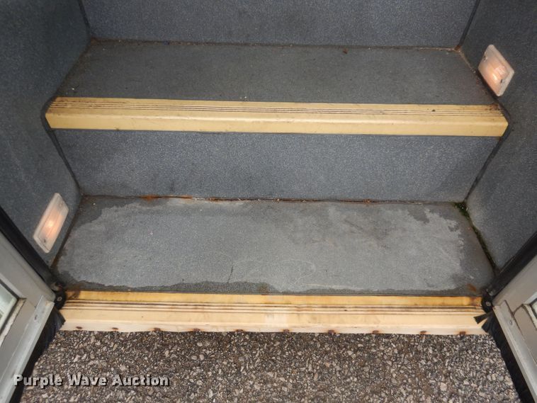 image for item DN1510 2007 Ford E450 Super Duty Starcraft  shuttle bus