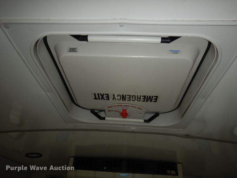 image for item DN1510 2007 Ford E450 Super Duty Starcraft  shuttle bus