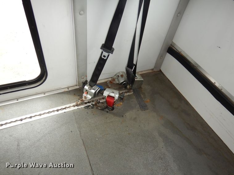 image for item DN1510 2007 Ford E450 Super Duty Starcraft  shuttle bus