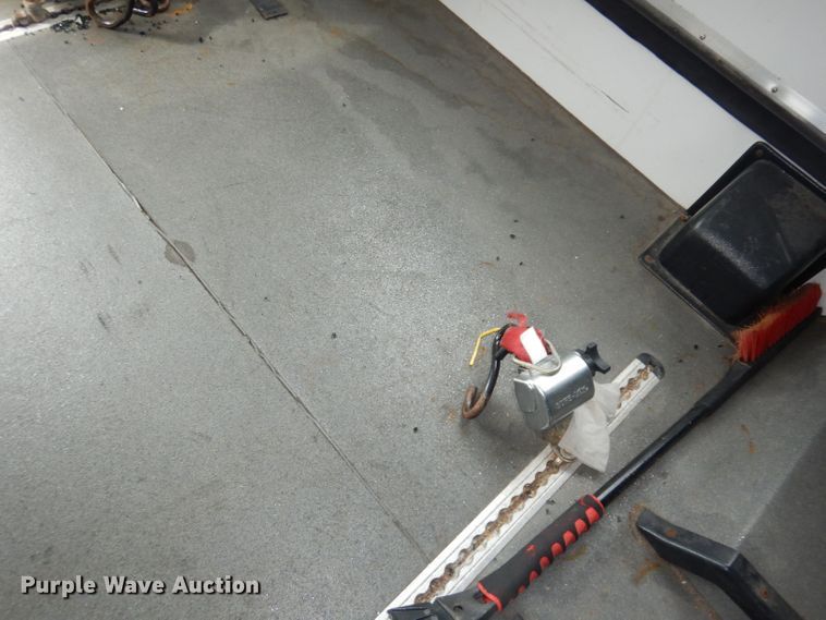 image for item DN1510 2007 Ford E450 Super Duty Starcraft  shuttle bus