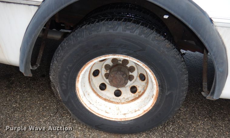 image for item DN1510 2007 Ford E450 Super Duty Starcraft  shuttle bus