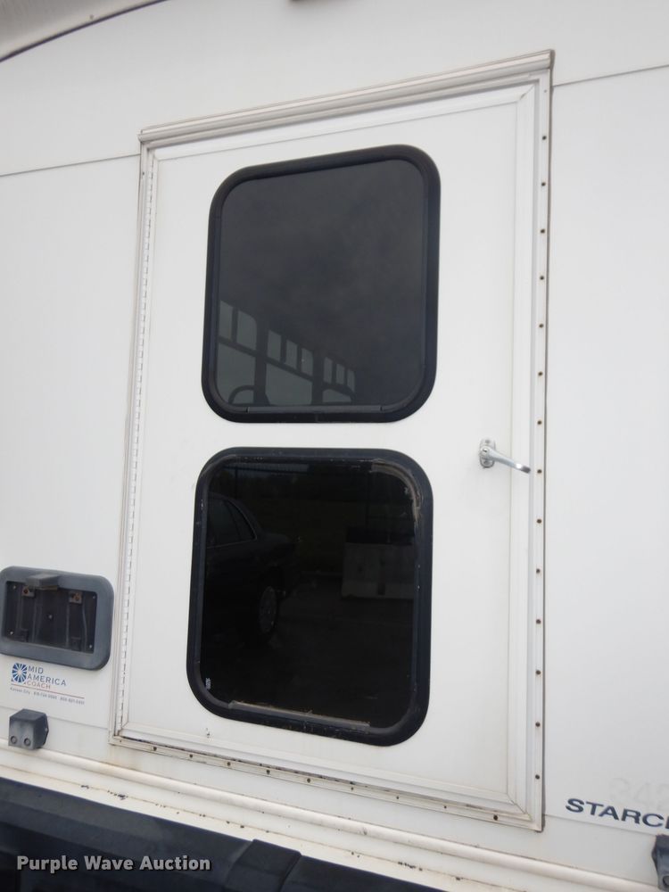 image for item DN1510 2007 Ford E450 Super Duty Starcraft  shuttle bus