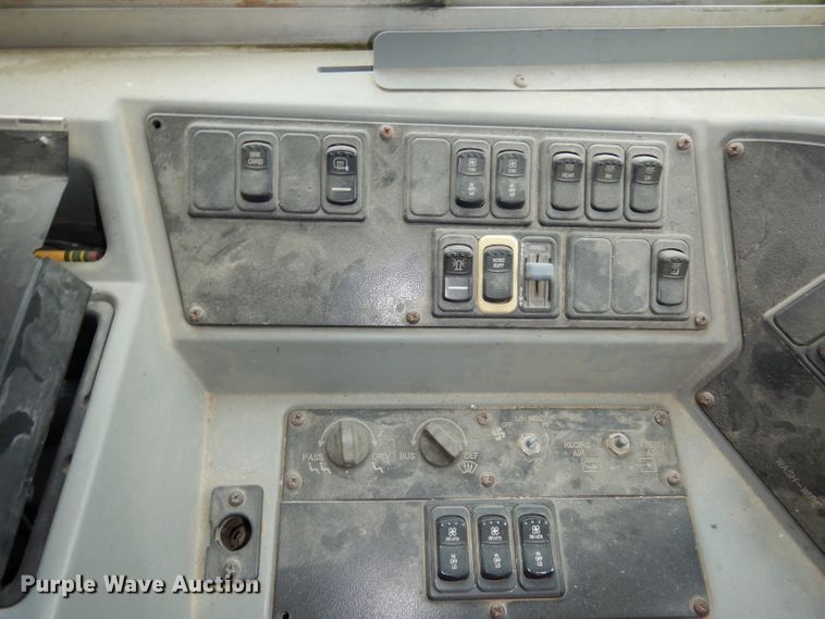 image for item DN1512 2006 Blue Bird Vision  bus