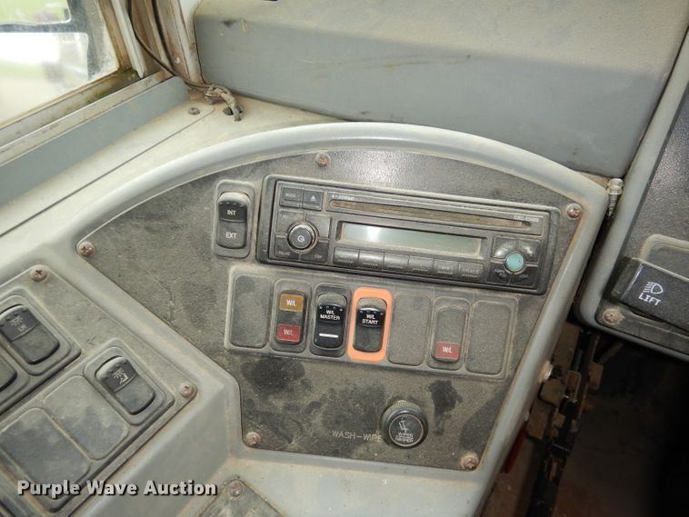 image for item DN1512 2006 Blue Bird Vision  bus