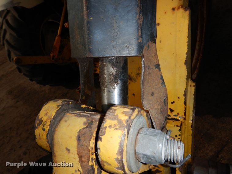 image for item DN7386 New Holland 6640  tractor