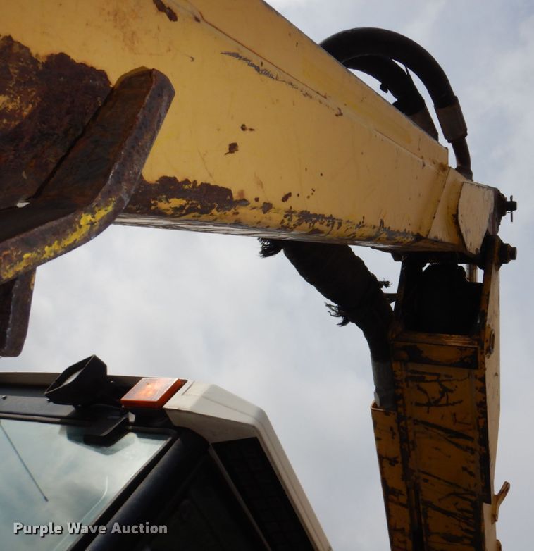 image for item DN7386 New Holland 6640  tractor