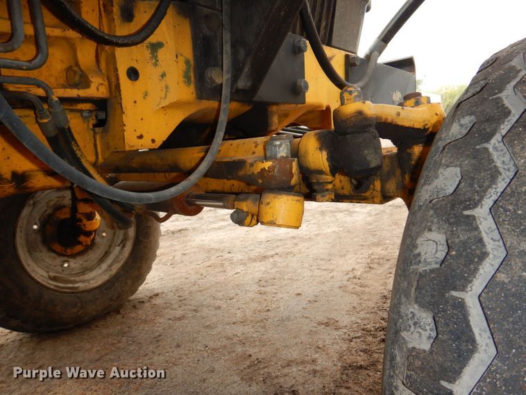 image for item DN7386 New Holland 6640  tractor