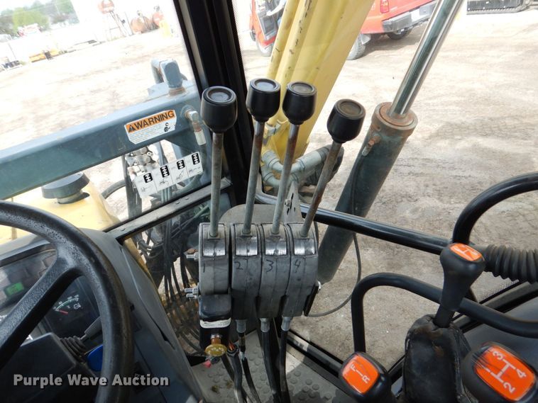 image for item DN7386 New Holland 6640  tractor