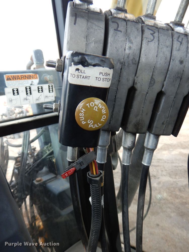 image for item DN7386 New Holland 6640  tractor