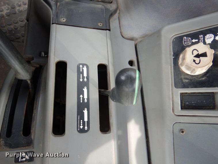 image for item DN7386 New Holland 6640  tractor