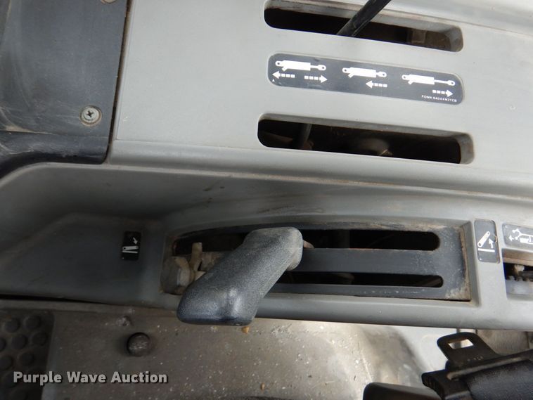 image for item DN7386 New Holland 6640  tractor