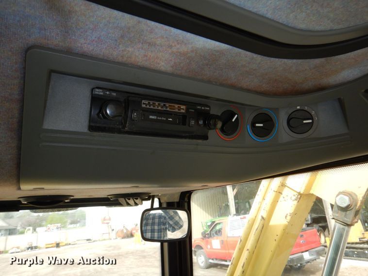 image for item DN7386 New Holland 6640  tractor