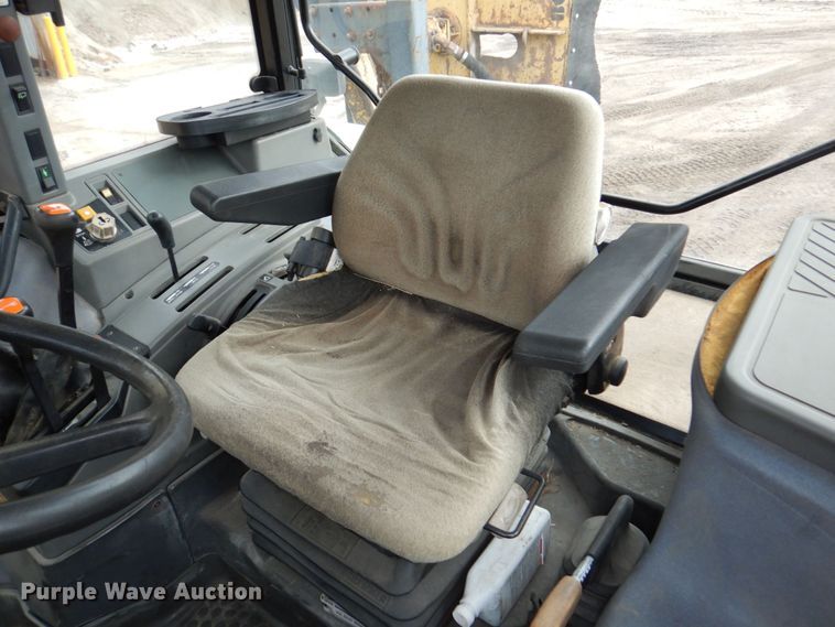 image for item DN7386 New Holland 6640  tractor