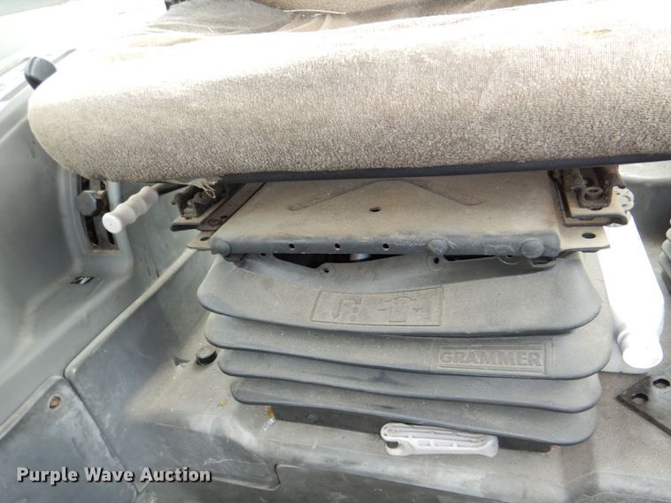 image for item DN7386 New Holland 6640  tractor