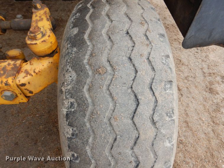 image for item DN7386 New Holland 6640  tractor