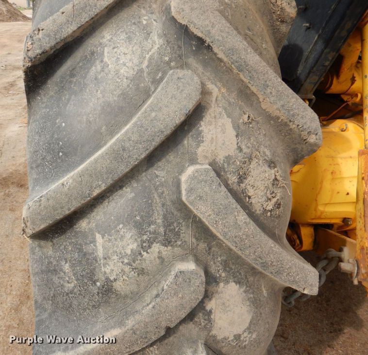 image for item DN7386 New Holland 6640  tractor