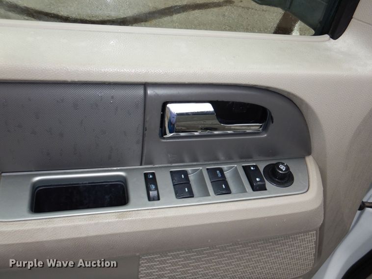 image for item DN7392 2010 Ford Expedition XLT  SUV