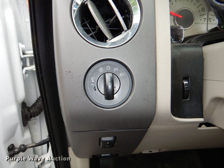 image for item DN7392 2010 Ford Expedition XLT  SUV