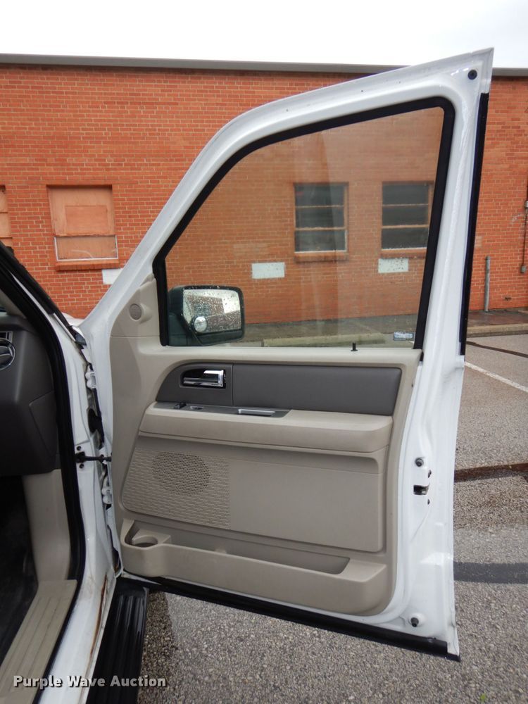 image for item DN7392 2010 Ford Expedition XLT  SUV