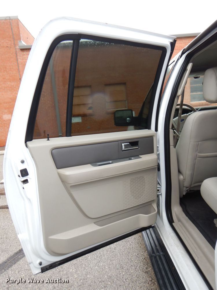 image for item DN7392 2010 Ford Expedition XLT  SUV