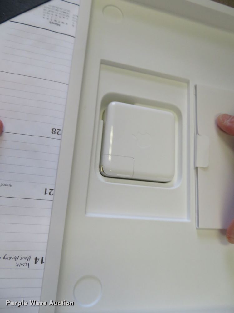 image for item DN7983 Apple Mac Book Pro  laptop