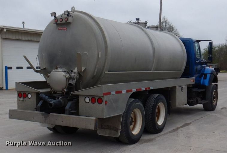 image for item DP5457 2012 International WorkStar 7500  vacuum truck