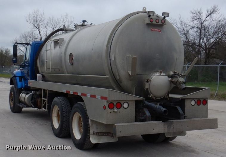 image for item DP5457 2012 International WorkStar 7500  vacuum truck