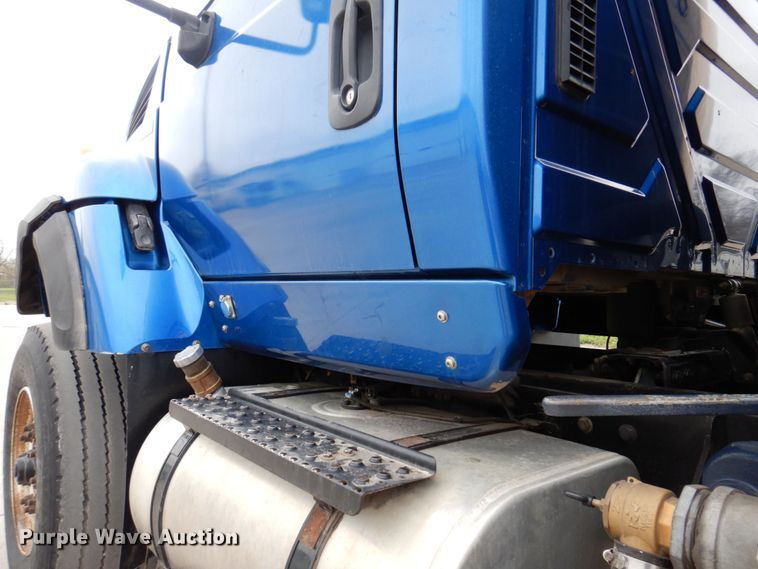 image for item DP5457 2012 International WorkStar 7500  vacuum truck