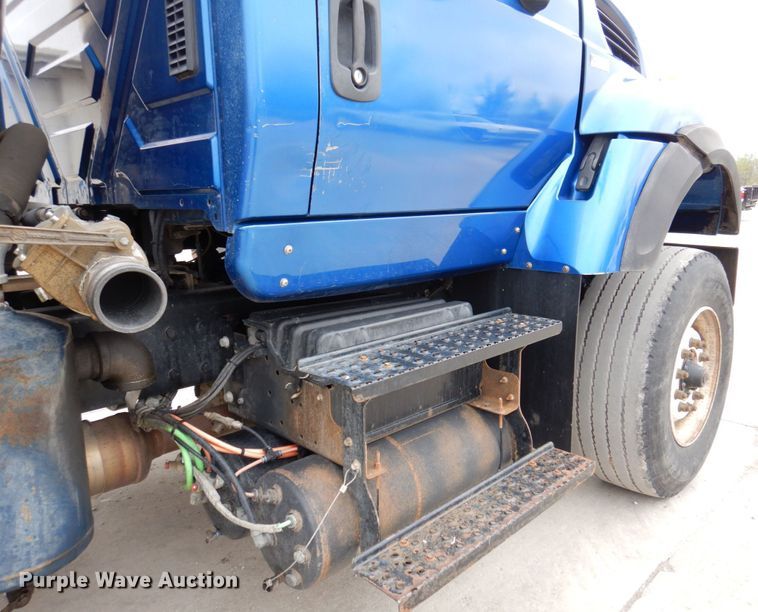 image for item DP5457 2012 International WorkStar 7500  vacuum truck