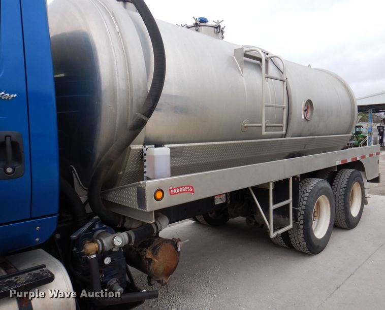 image for item DP5457 2012 International WorkStar 7500  vacuum truck
