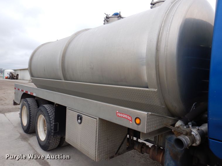 image for item DP5457 2012 International WorkStar 7500  vacuum truck